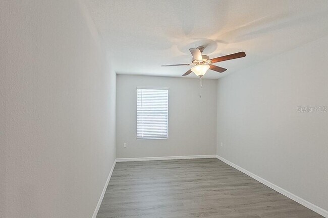 Building Photo - 8645 SW 44th Ct