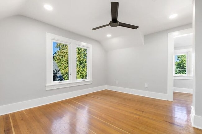 Building Photo - Stunningly Remodeled 1905 Beauty w/ AIR CO...