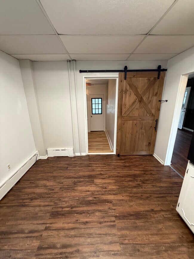 Building Photo - 402 Douglass St