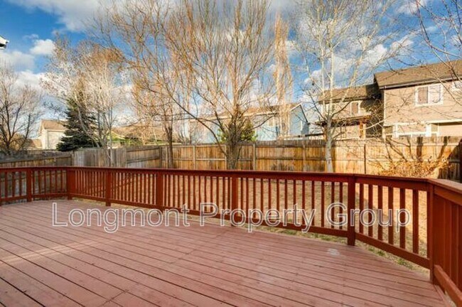 Building Photo - 709 Clarendon Dr