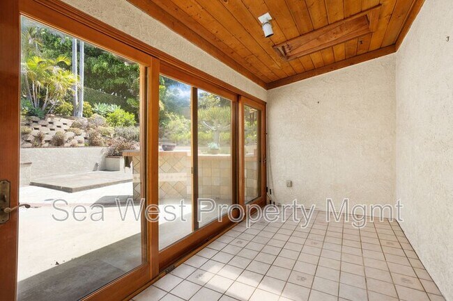 Building Photo - 4000 James Dr
