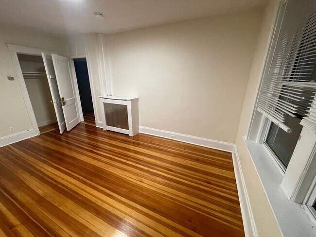 Building Photo - Huge 4-BED 2-BATH Union Square ALLSTON