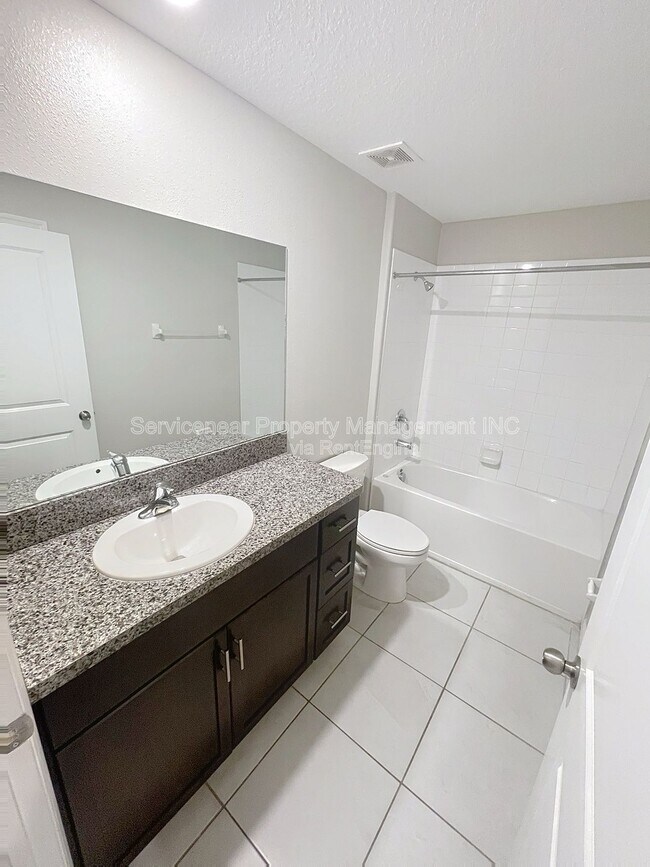 Building Photo - 10344 Alder Green Dr