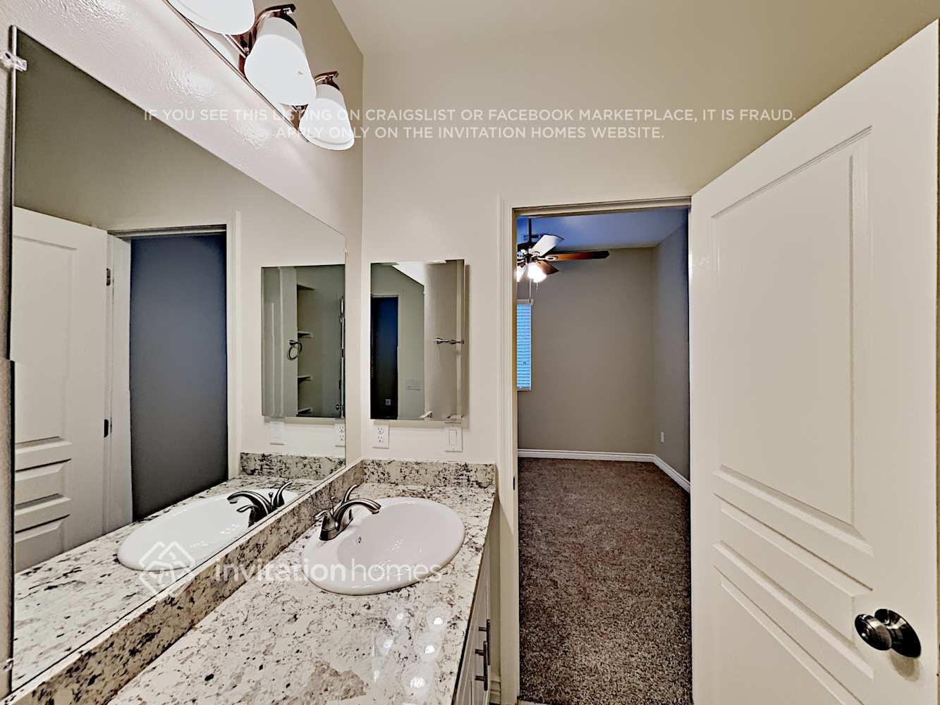 Building Photo - 327 S Travis