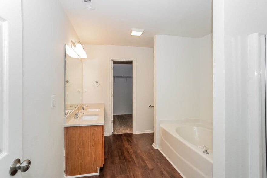 Building Photo - 6545 Ziegler Ln