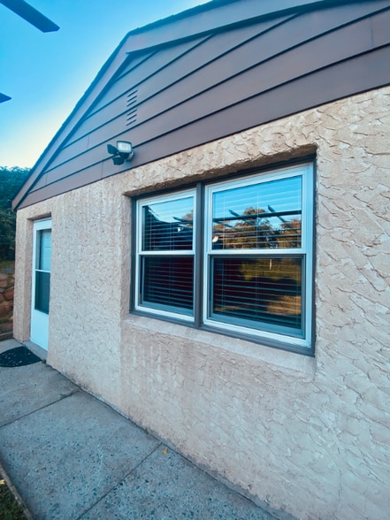 Building Photo - 28 Kenilworth Rd