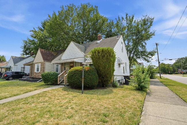 Building Photo - Cozy Detroit Home with Comfortable Living Space!