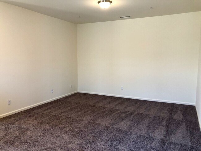 Building Photo - Long Term - Spacious 4 Bedroom Home @ Terra Lago in Indio!