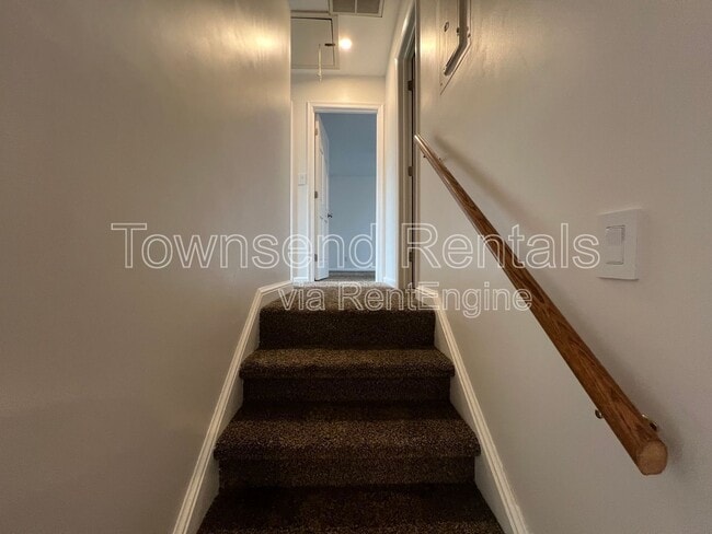 Building Photo - 5449 Thompson Cir
