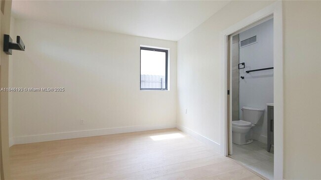 Building Photo - 819 NW 48th St