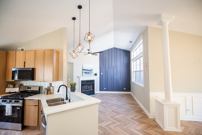 Building Photo - 2835 Rutland Cir