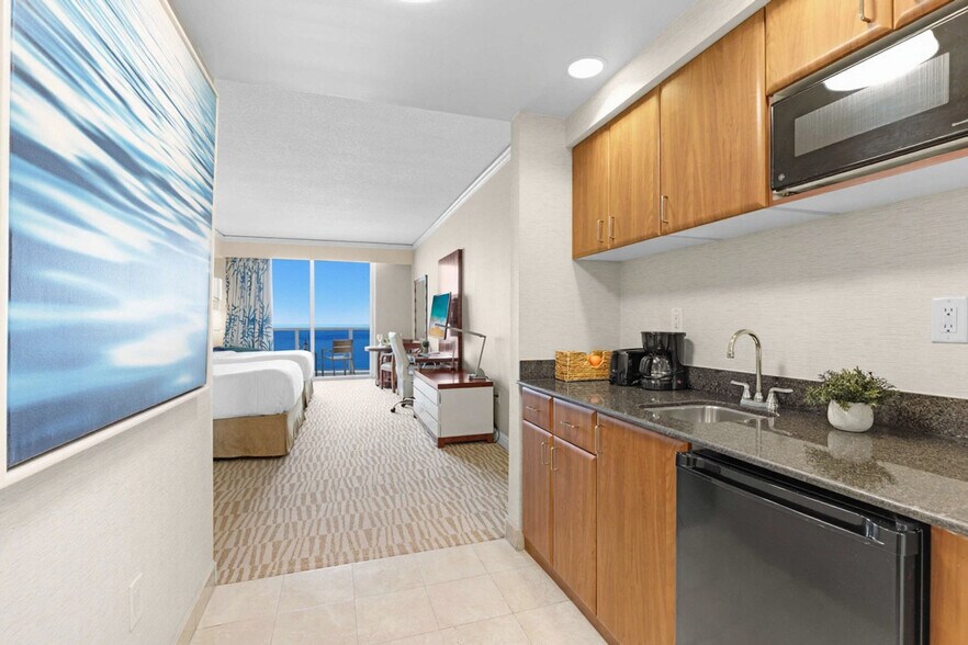 Building Photo - 18001 Collins Ave