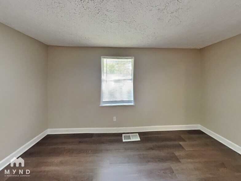 Building Photo - 809 Brian Ln