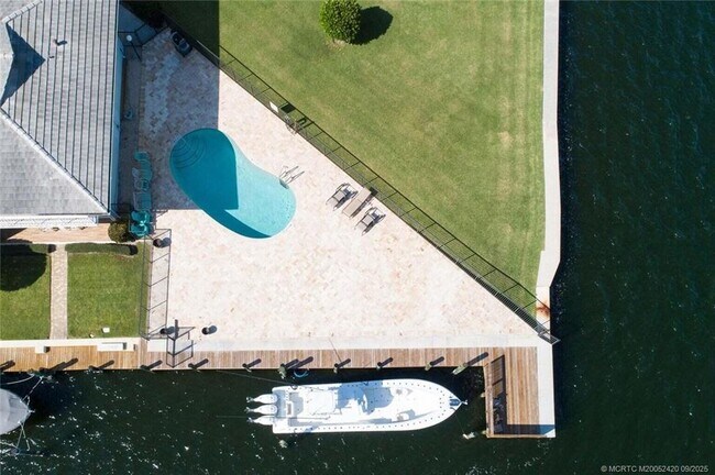 Building Photo - 68 Yacht Club Dr