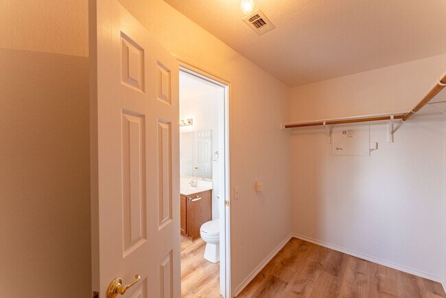 Building Photo - 1225 Anise Dr