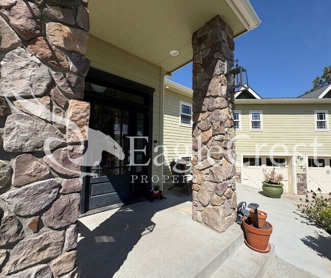 Building Photo - Beautiful Five Bedroom Home with Acreage