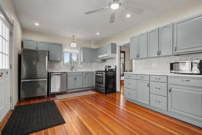 Building Photo - 7 Sweetser Ave