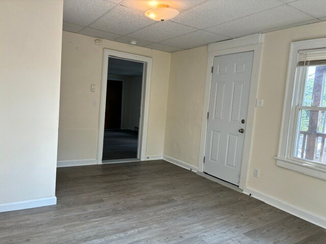 Building Photo - 13 Maple Ave