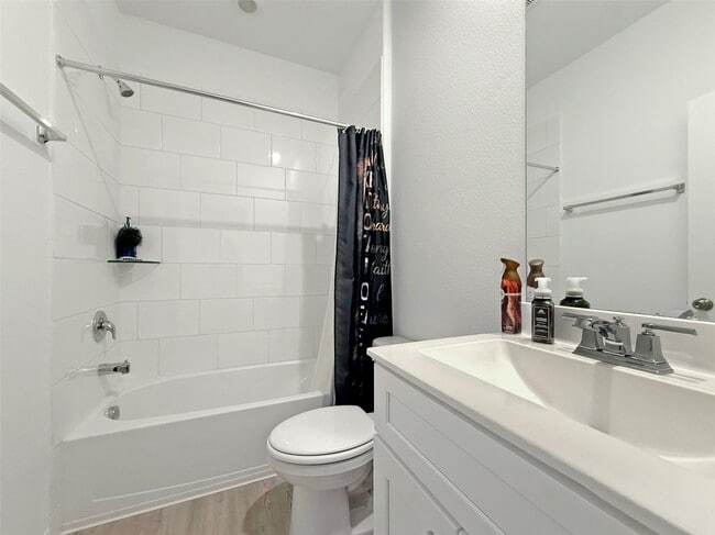 Building Photo - 17207 Thorwell Ln