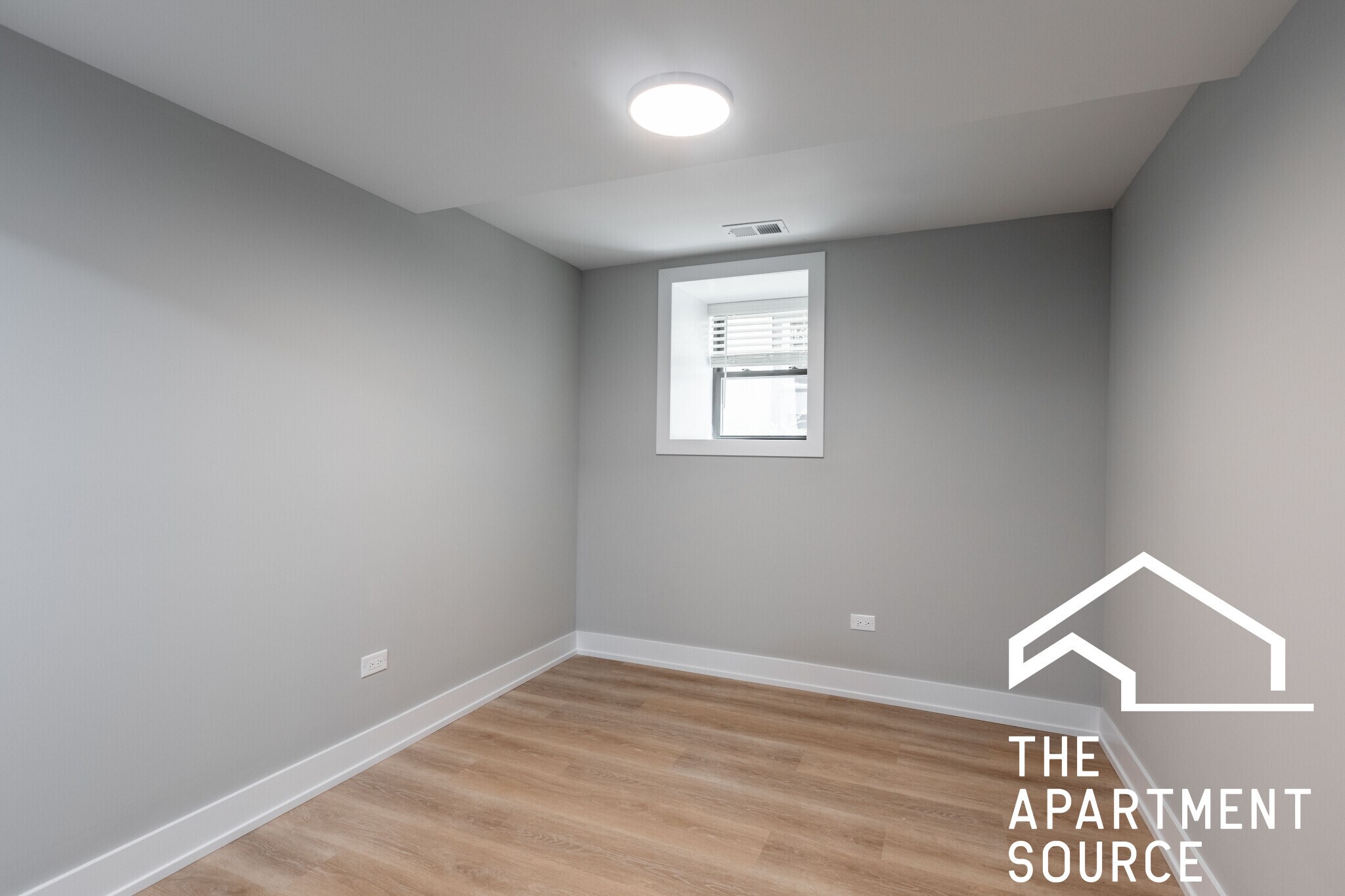 Building Photo - 454 W Belden Ave