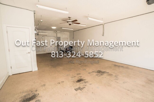 Building Photo - 4859 W Prescott St