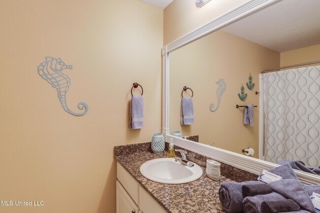 Building Photo - 1229 Century Oaks Dr