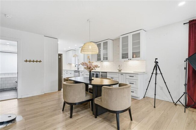 Building Photo - 2130 Cove Trail