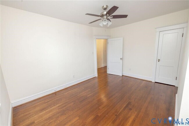 Building Photo - 2302 Maplewood Ave