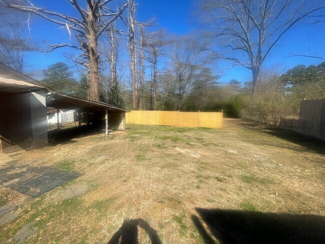 Building Photo - 852 Reaves St