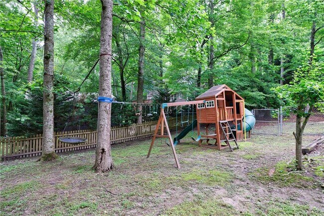 Building Photo - 10565 Shallowford Rd