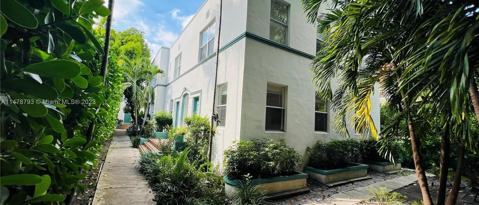 Building Photo - 726 Meridian Ave