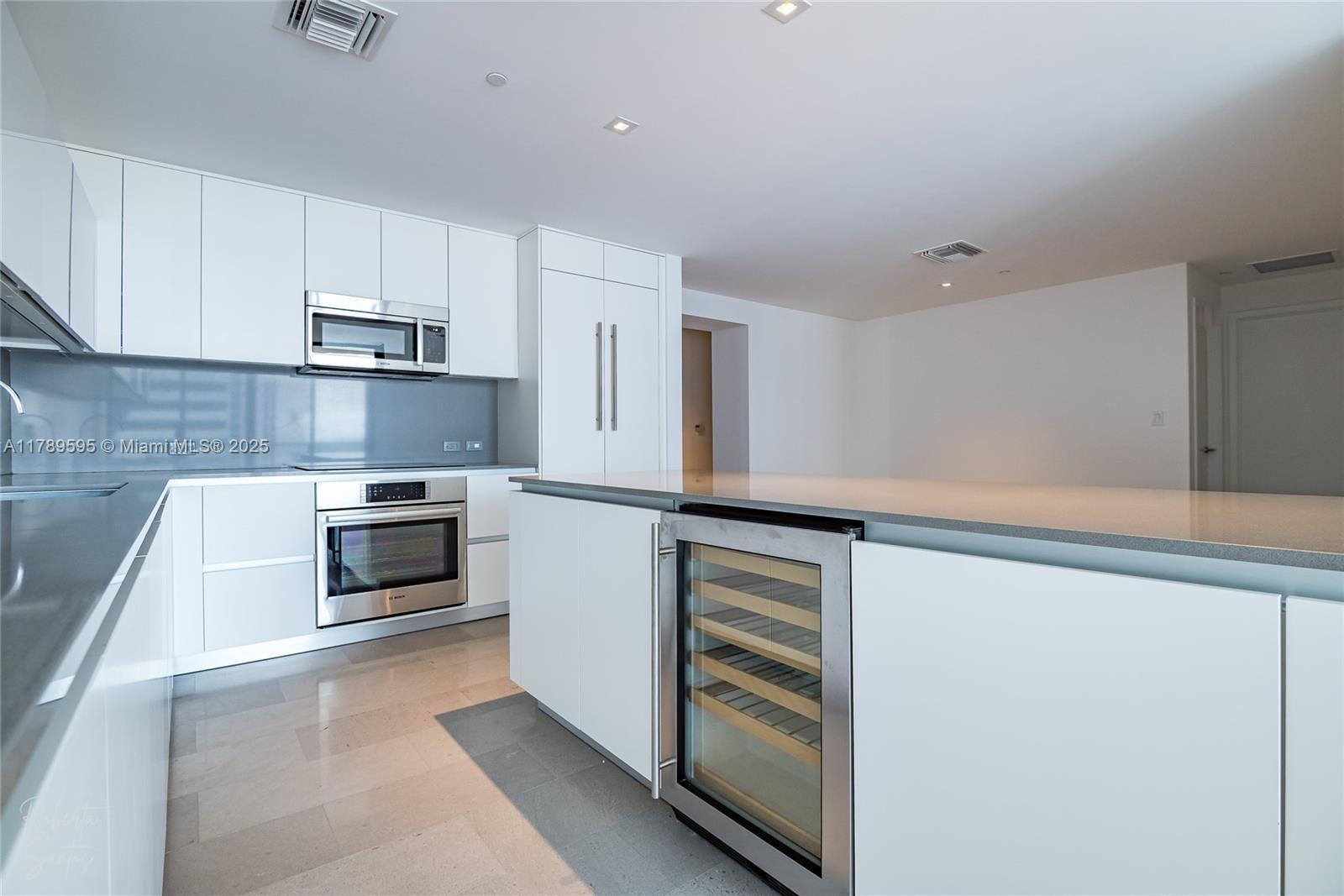 Building Photo - 88 SW 7th St