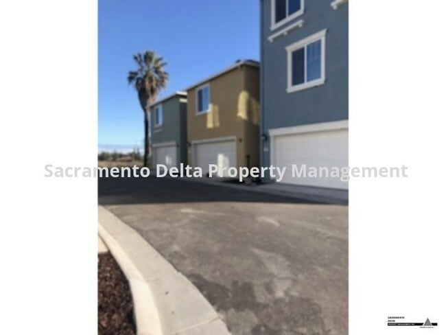 Building Photo - 2bed/2.5bath Model Home in West Sac RENT SPECIAL