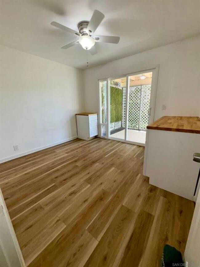 Building Photo - 3 Bedroom 2.5 End Unit Townhome in La Costa