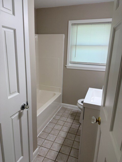 Building Photo - 1520 Crestwood Rd