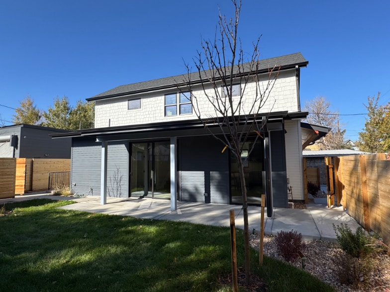 Building Photo - 3527 Clay St