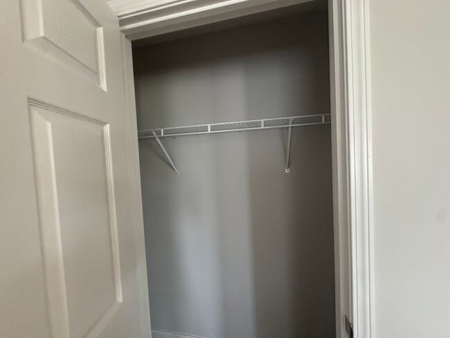 Building Photo - Newly Renovated 3BR 2BA home close to GM, ...