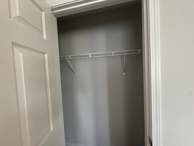 Building Photo - Newly Renovated 3BR 2BA home close to GM, Magna, Industrial Park
