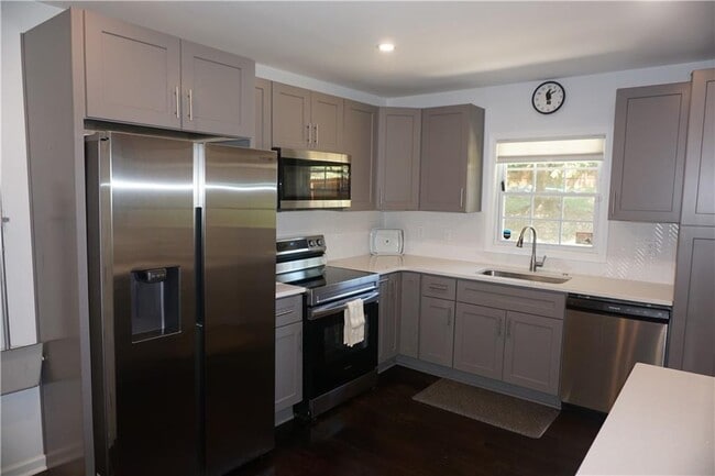 Building Photo - 2163 Lilac Ln