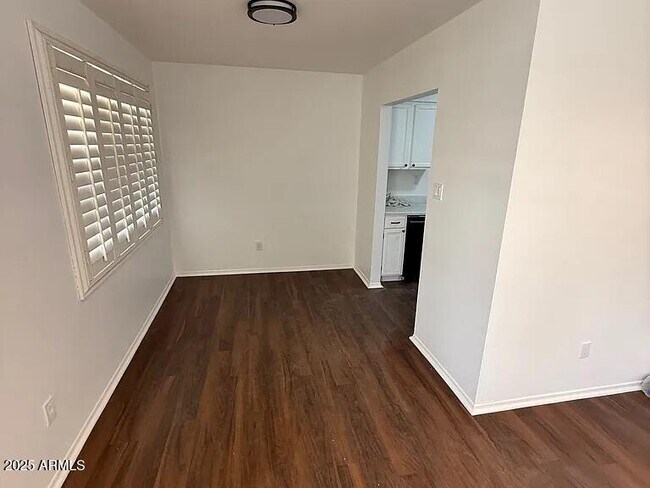 Building Photo - 4023 E Heatherbrae Dr
