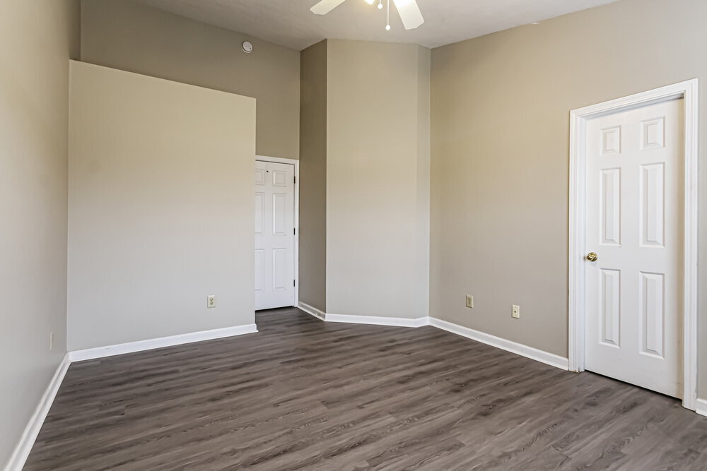 Building Photo - 5384 Lakeside Manor Dr
