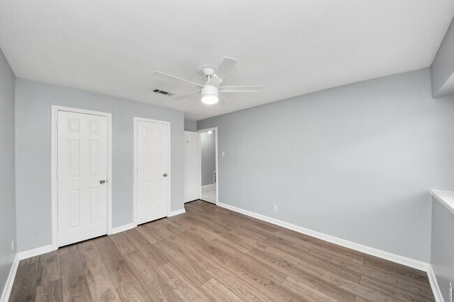 Building Photo - 6031 Dellfern Dr