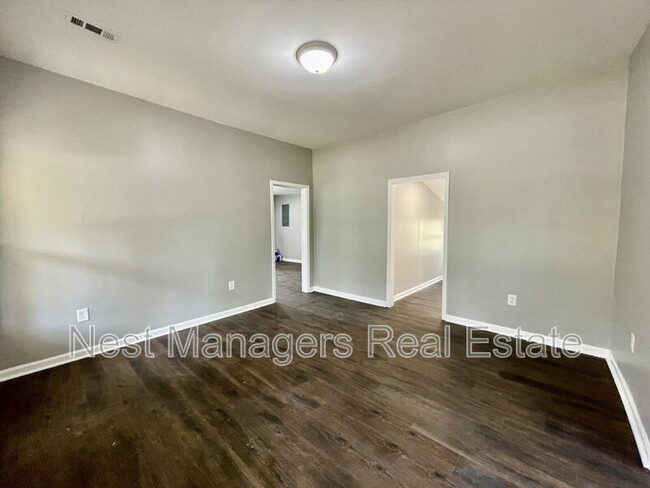 Building Photo - 318 Grimes St