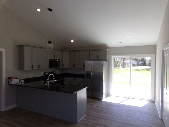 Building Photo - NEW! 3 bedroom home