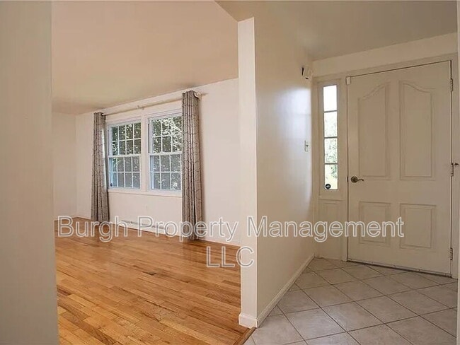Building Photo - 1248 Satellite Cir