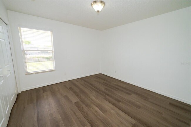 Building Photo - 202 Walnut Crest Run