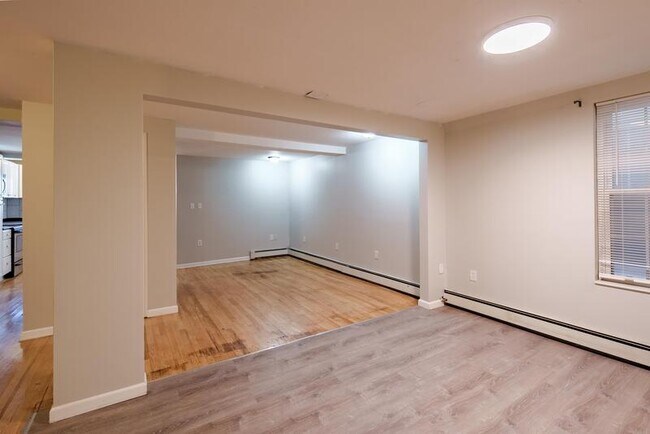 Building Photo - 547 1st St