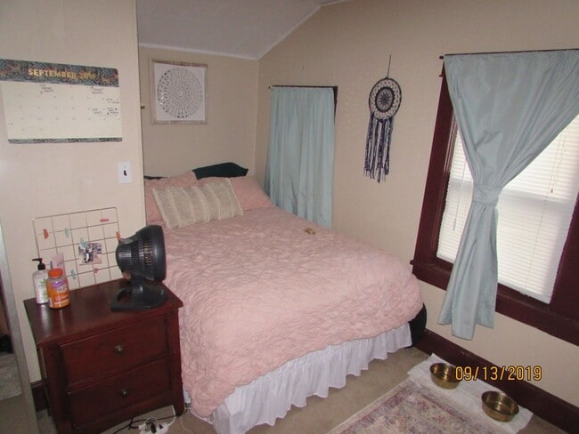 Building Photo - /Charming 3BR Near Downtown Madison - Avai...