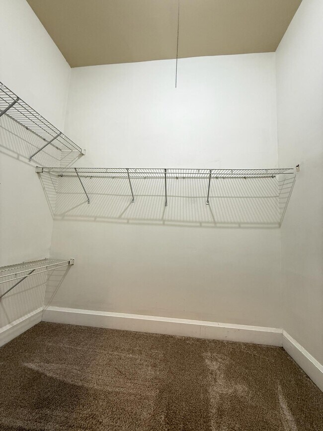 Building Photo - 822 Scott St