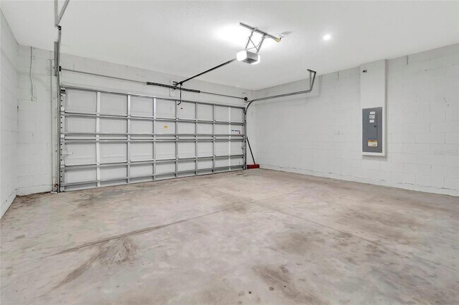 Building Photo - 221 Aquamarine Ln